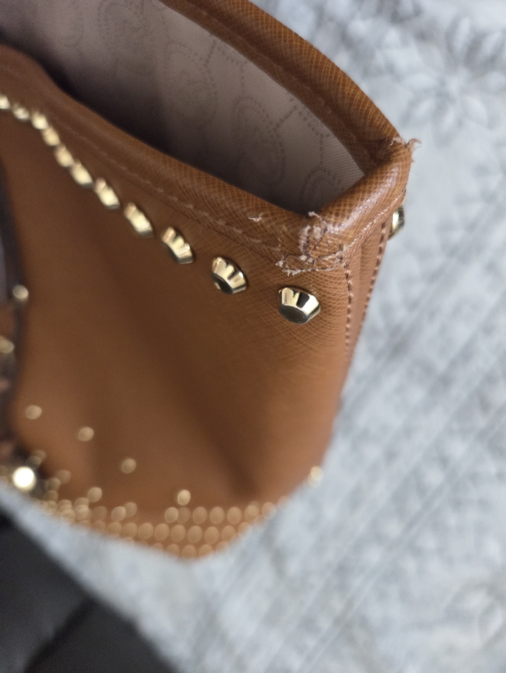 Michael Kors Tan Gold Studded Leather Jet Set Tote Bag Large Size Travel Office - Picture 15 of 16